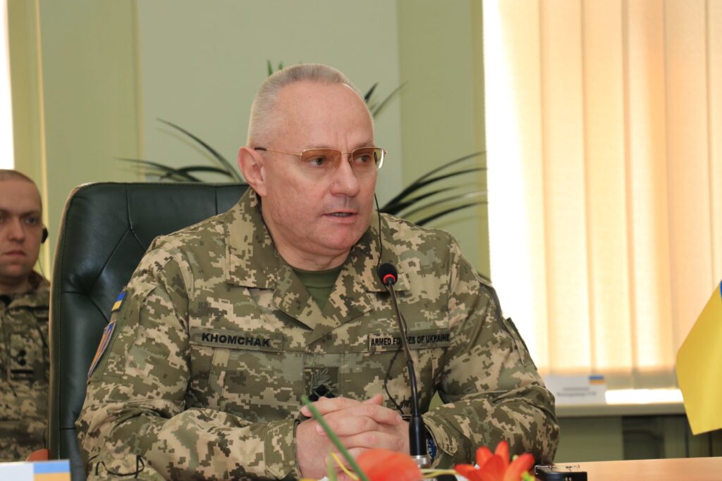 Зеленский уволил Хомчака с должности главнокомандующего ВСУ