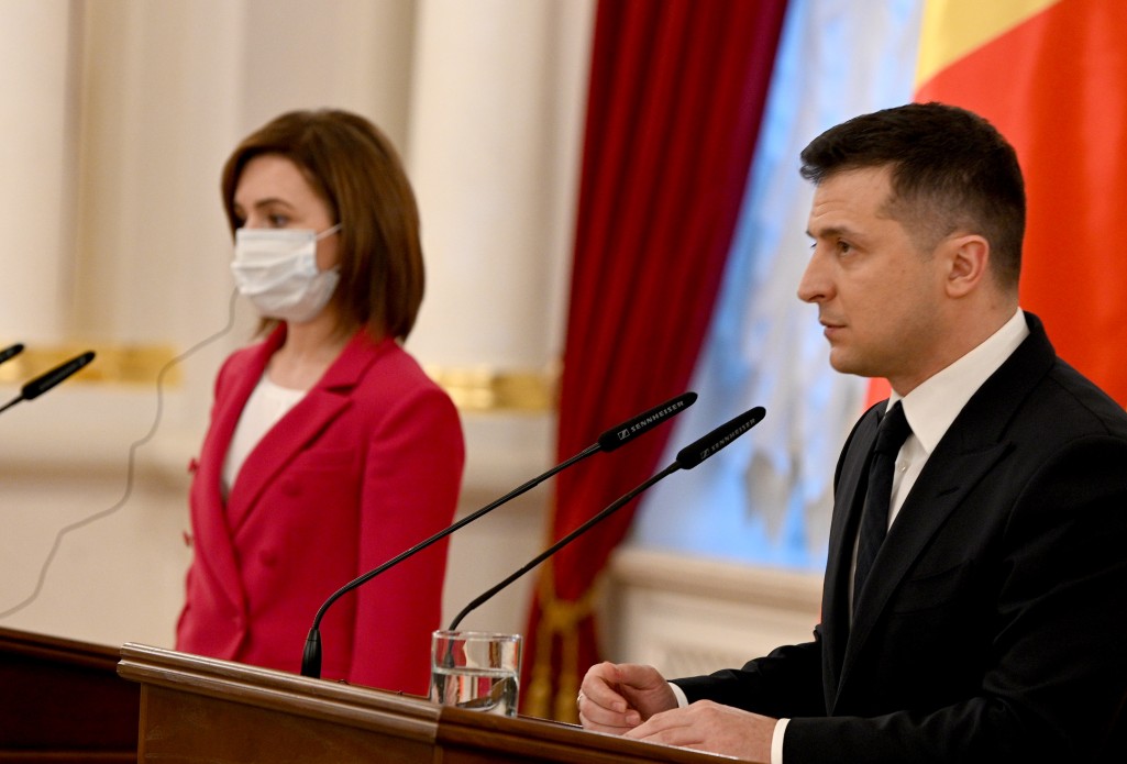 После двух попыток Санду связаться с Зеленским МИД Молдовы просит разрешения  на арест военного атташе Украины