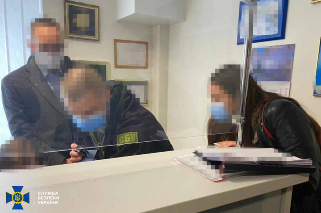 У лабораторіях Києва підробляли результати ПЛР-тестів на коронавірус