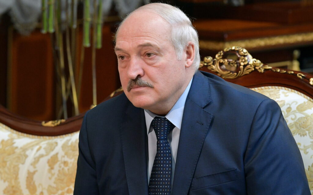 Попри нарощування російської агресії: Лукашенко заявив, що “гарячої війни” не буде