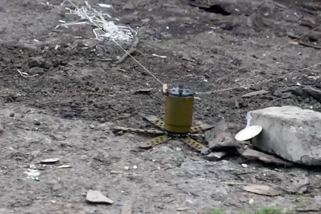 Війна на Донбасі: терористи вісім разів відкривали вогонь