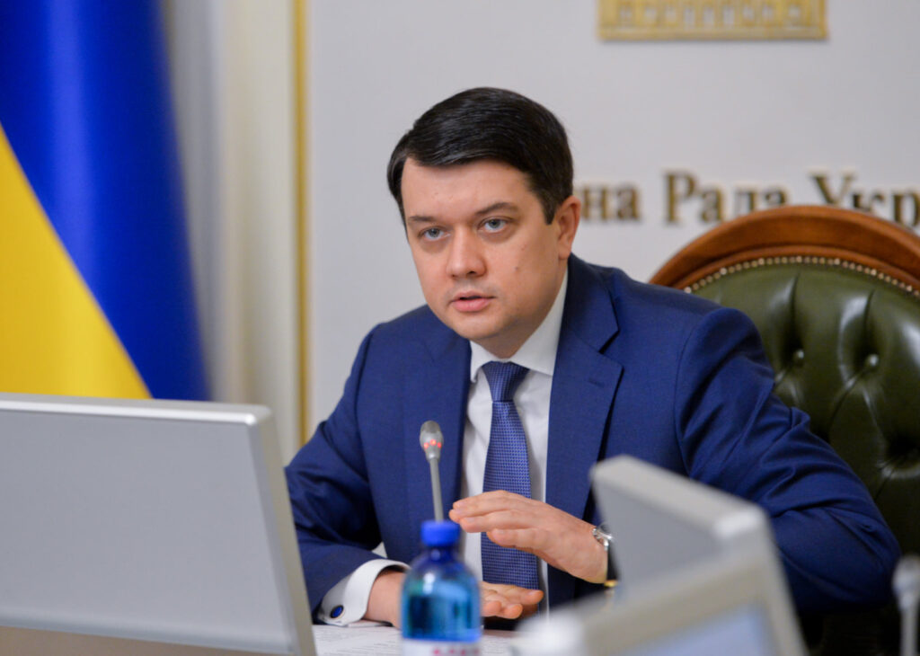 В Трускавце “слуги” обсудят отставку Разумкова и министров — СМИ