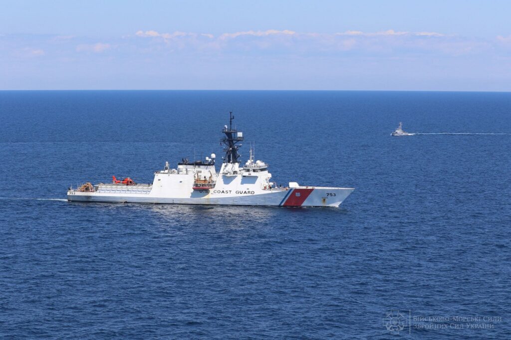 ВМС України спільно з Береговою охороною США провели військові навчання у Чорному морі