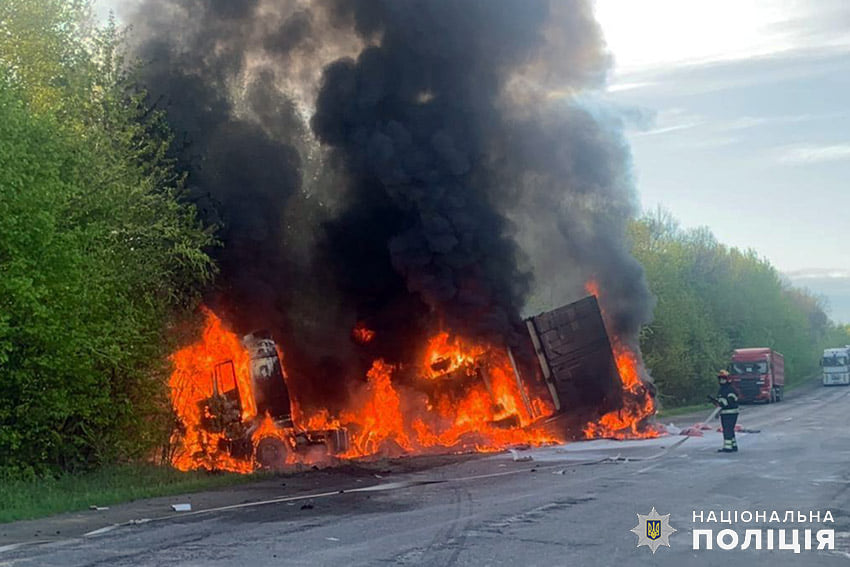 В Хмельницькій області сталась ДТП з пожежею: є загиблі