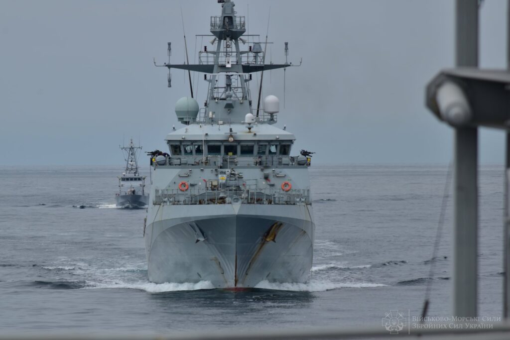 Совершенствование до стандартов НАТО: ВМС Украины и Великобритании провели совместные военные учения