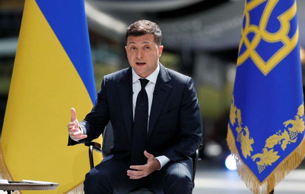 Зеленский хочет вынести на референдум вопрос о статусе олигархов в Украине