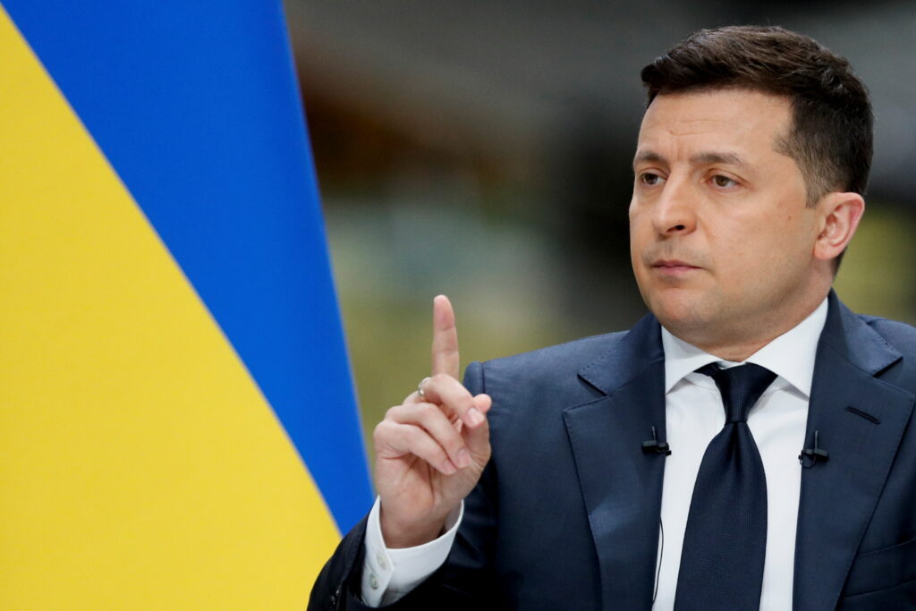 Зеленский пригрозил депутатам продавить закон об олигархах на референдуме