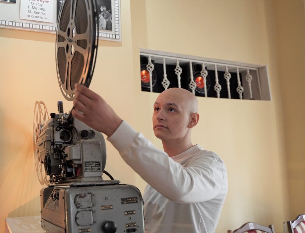 17-летний Арсен Костенко срочно нуждается в финансовой помощи на борьбу с саркомой Юинга