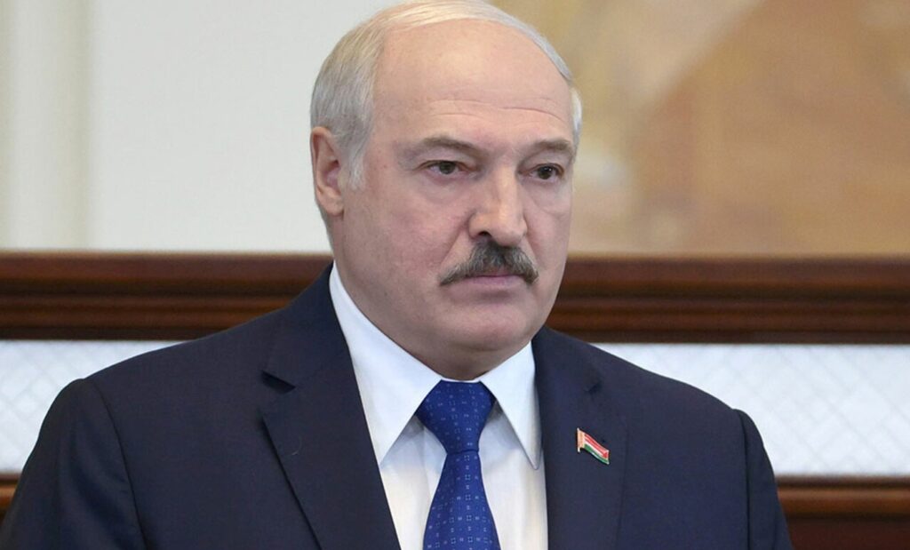 Лукашенко особисто бив затриманого Протасевича та зламав йому ніс – BYPOL