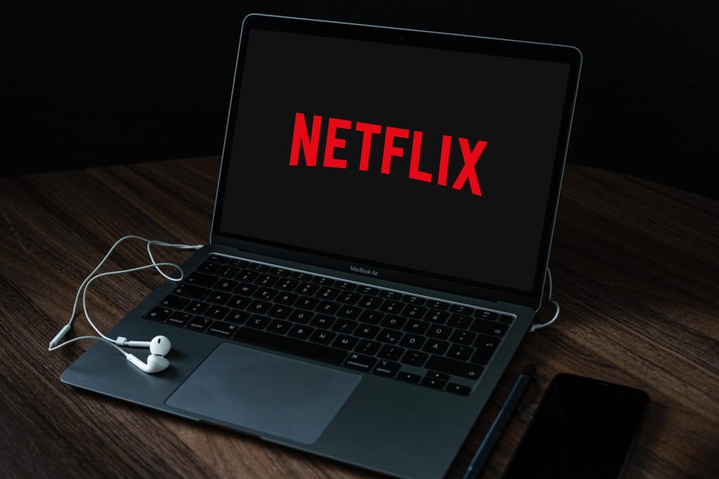 Netflix отказался покупать Warner Bros: путь для Paramount открыт