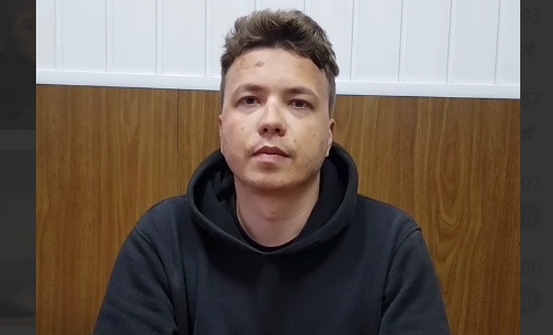 Протасевич під наглядом білоруських силовиків пояснив походження своїх шрамів: що він сказав