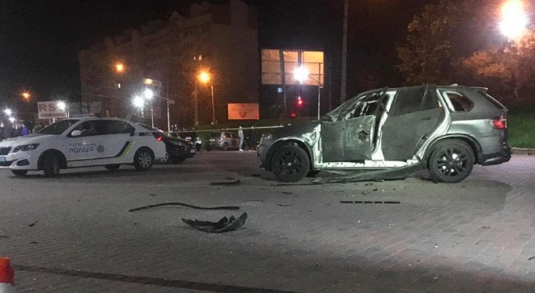 В Івано-Франківську невідомий обстріляв авто з гранатомета