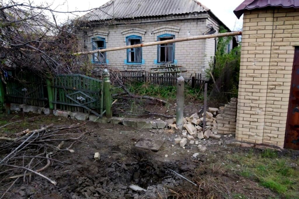 Російські найманці обстріляли житлові будинки на Донбасі