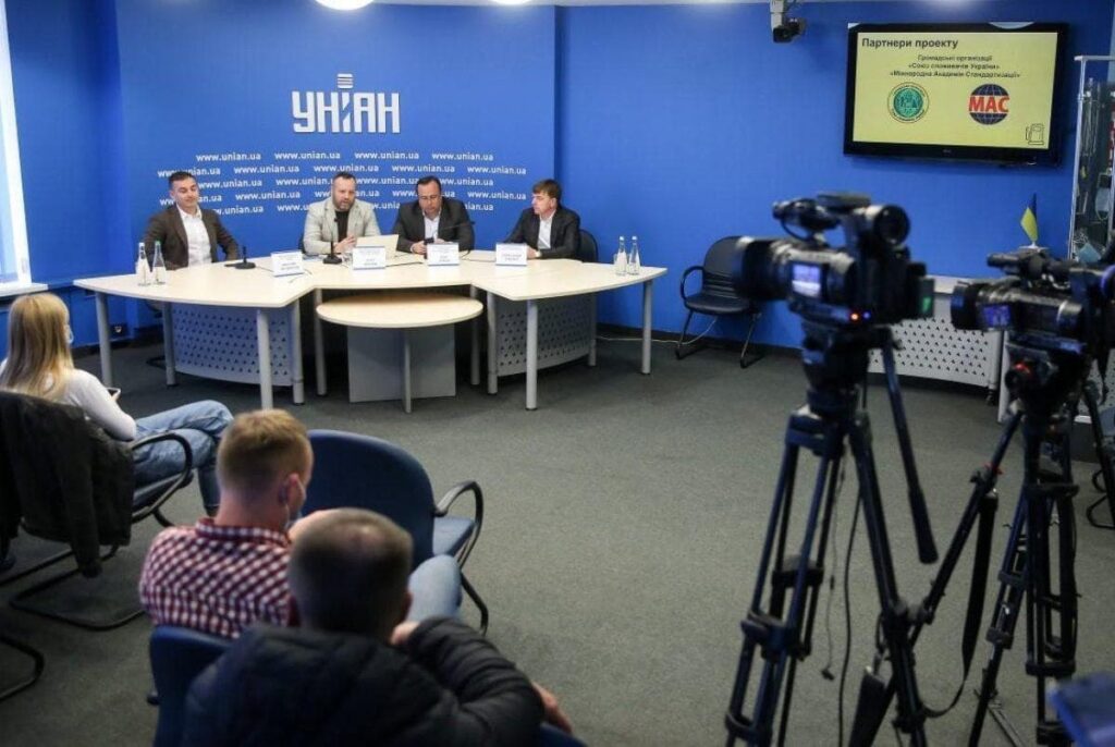 В Киеве проверили качество топлива на семи крупнейших АЗС. Нарушения выявили в МОТТО и SUNOIL