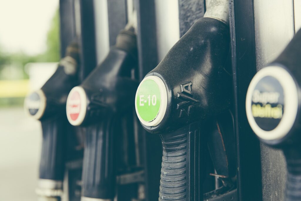Українцям повернуть до 15% за пальне: як працюватиме кешбек