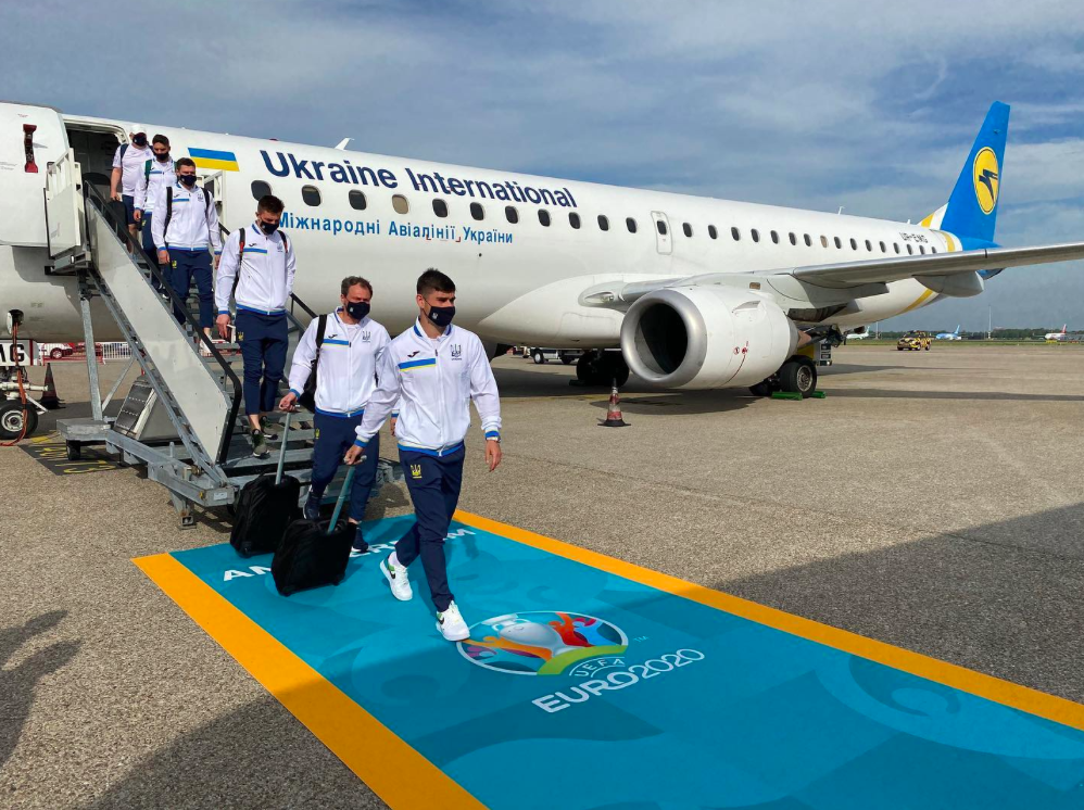 Євро-2020: Українська збірна прибула до Амстердама