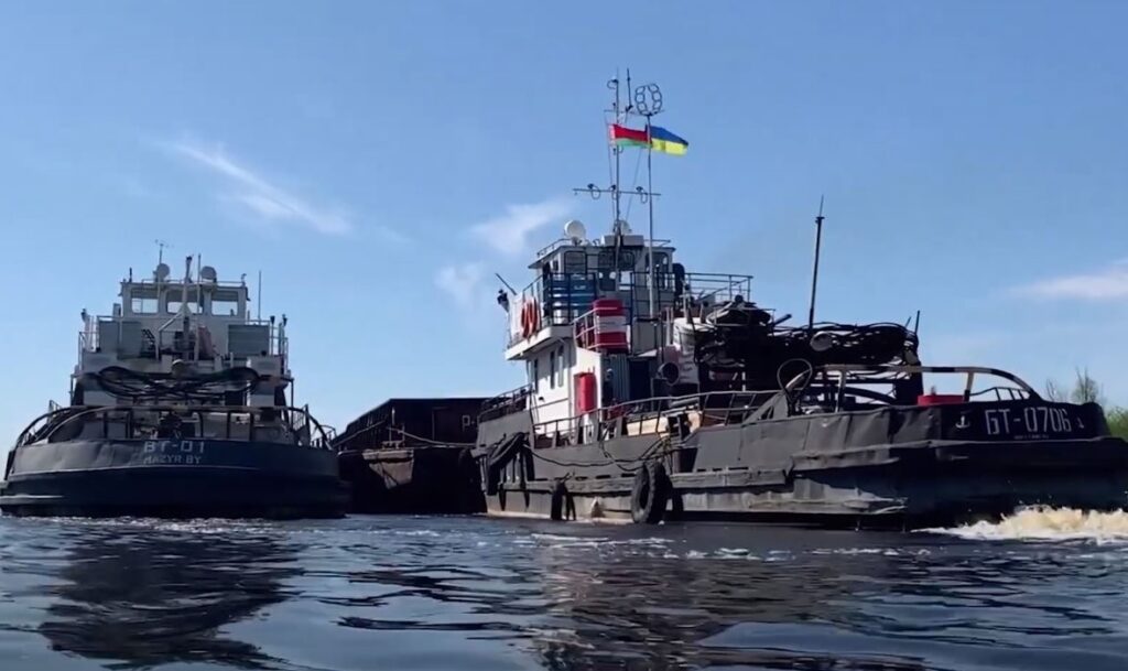 Украина начала отслеживать движение иностранных кораблей на границе с Беларусью: видео