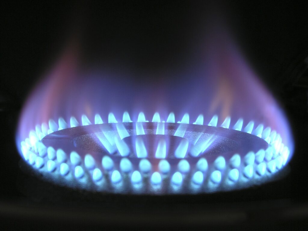 Через високі ціни на газ низка молочних підприємств в Україні може припинити роботу