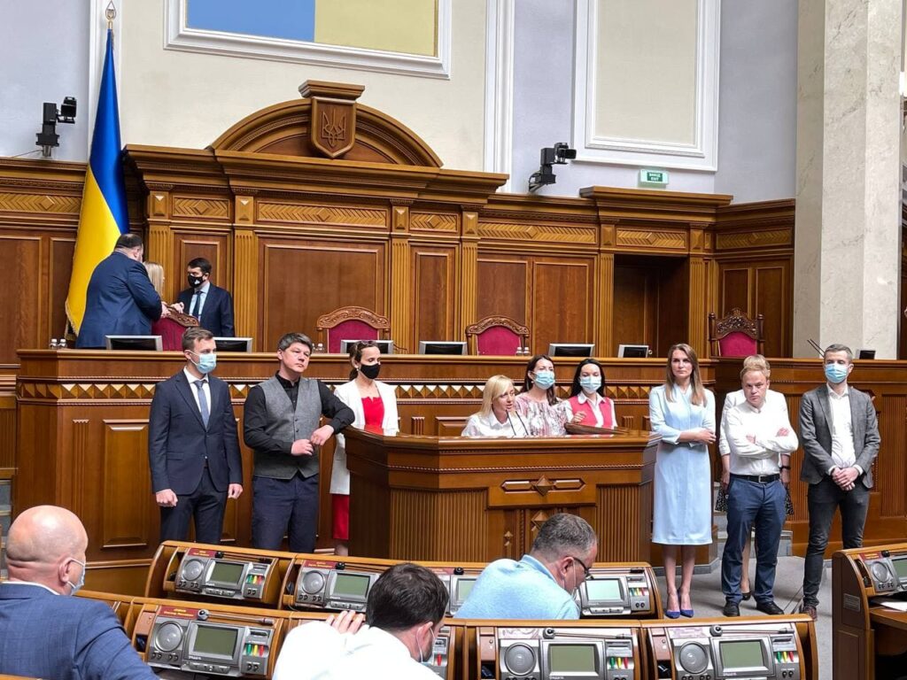 Фракція “Голос” офіційно розкололась: 10 депутатів оголосили про створення окремого об’єднання в Раді