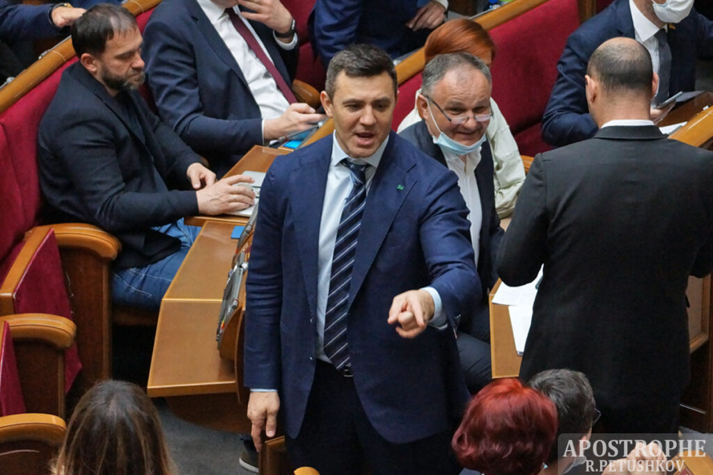 «Слуга народа» Тищенко, не дожидаясь окончания конкурса, уже назначил своего начальника таможни на Закарпатье — журналист