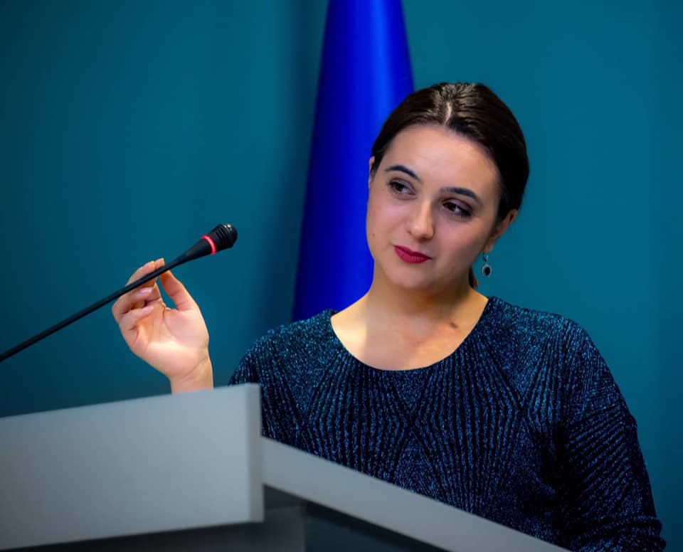 З підписом автора: Мендель надіслала свою книгу прессекретарю президента РФ