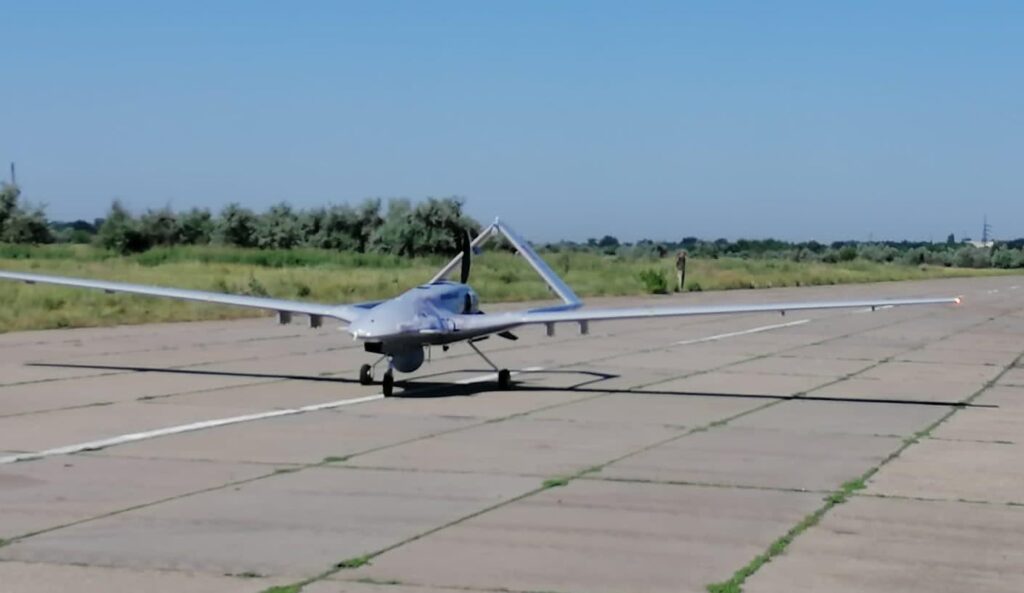 Українські військові отримали перший ударний безпілотний комплекс Bayraktar