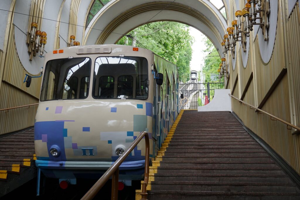 Столичний фунікулер відновив роботу