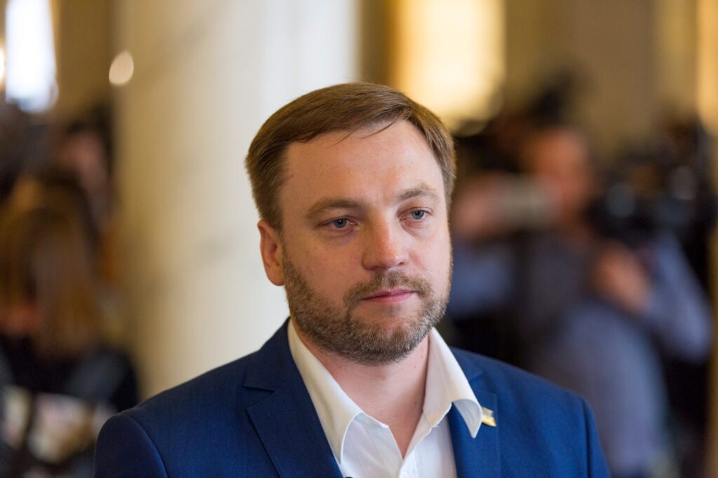 На тлі скандалів з Трухіним і Гогілашвілі: у Раді зареєстрували проєкт постанови про звільнення Монастирського