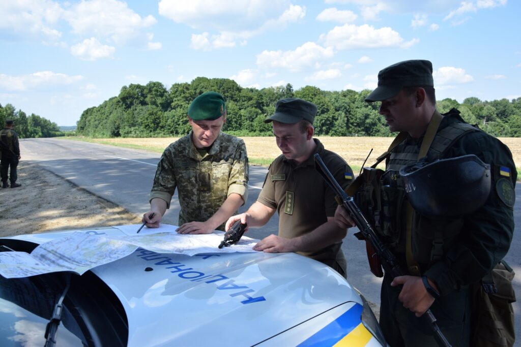 На Сумщині пройшли військові навчання з захисту кордону: відео