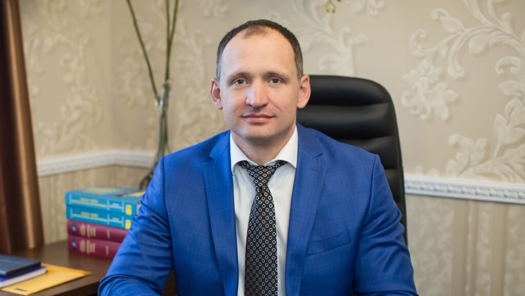 Татаров створив власну мережу правоохоронців, які закривають “невигідні” для влади справи