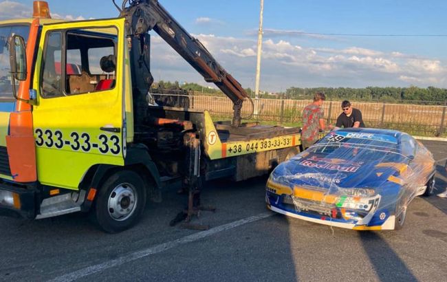 Прокуратура конфіскувала автомобілі, що дрифтували на Софійській площі