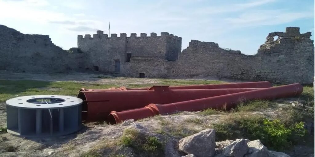 Через флагшток до Дня Незалежності України на Тернопільщині частково зруйнували історичну фортецю – ЗМІ