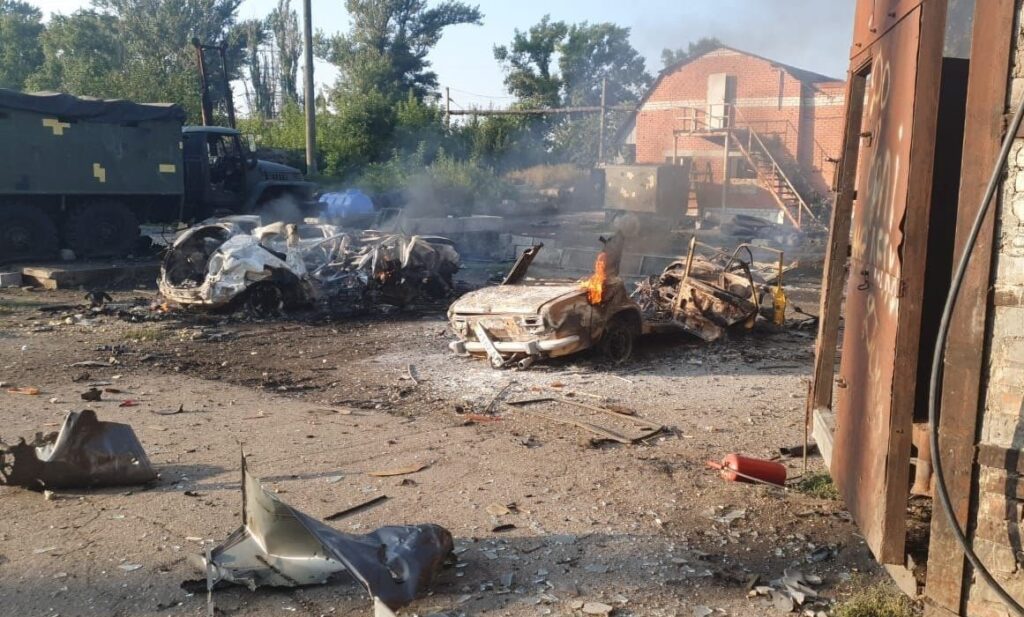 Дипломат про обстріл Авдіївки: влада не буде захищати своїх громадян заради “політичних цілей” 