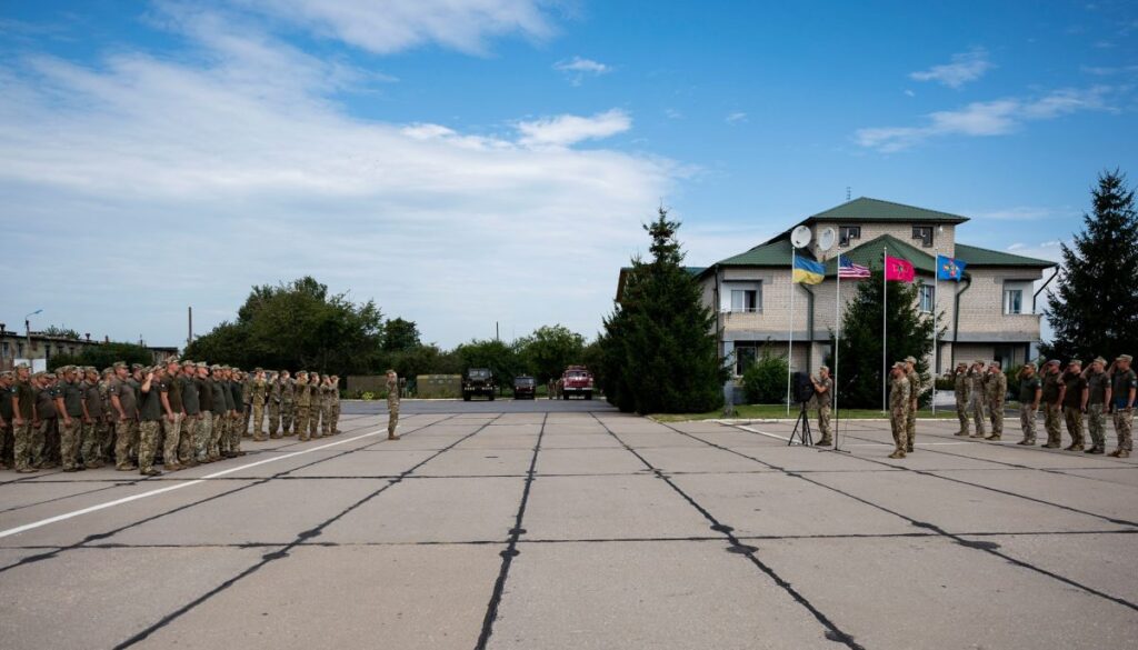 Для участия в совместных учениях: в Украину прибыли американские военные