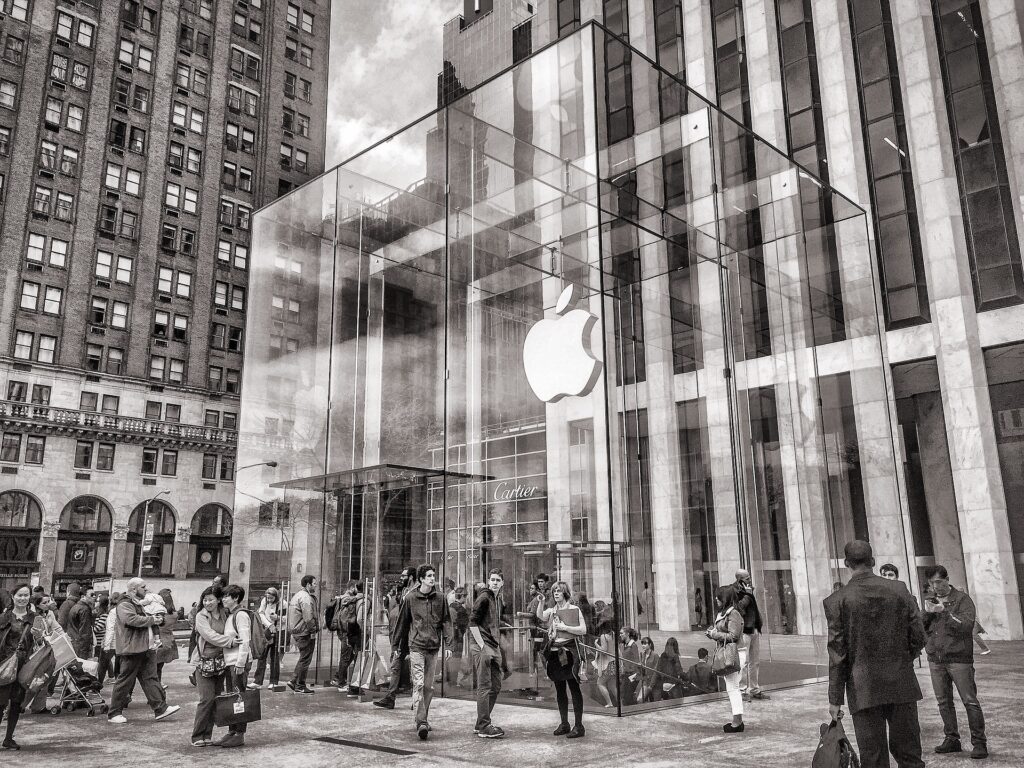 Apple остаточно видалив окупований Крим з мапи України: фото