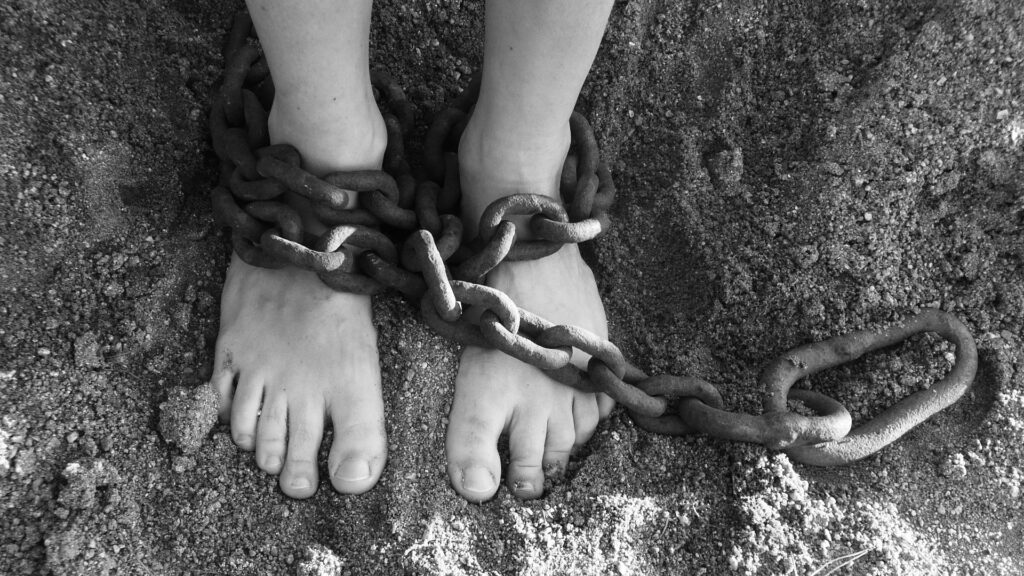 Терористи в ОРДЛО утримують у заручниках 295 людей, з них 30 жінки – СБУ