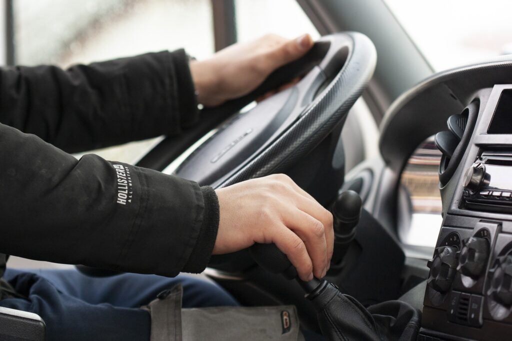 In Kyiv, a man brutally beat a tow truck driver: details of the incident