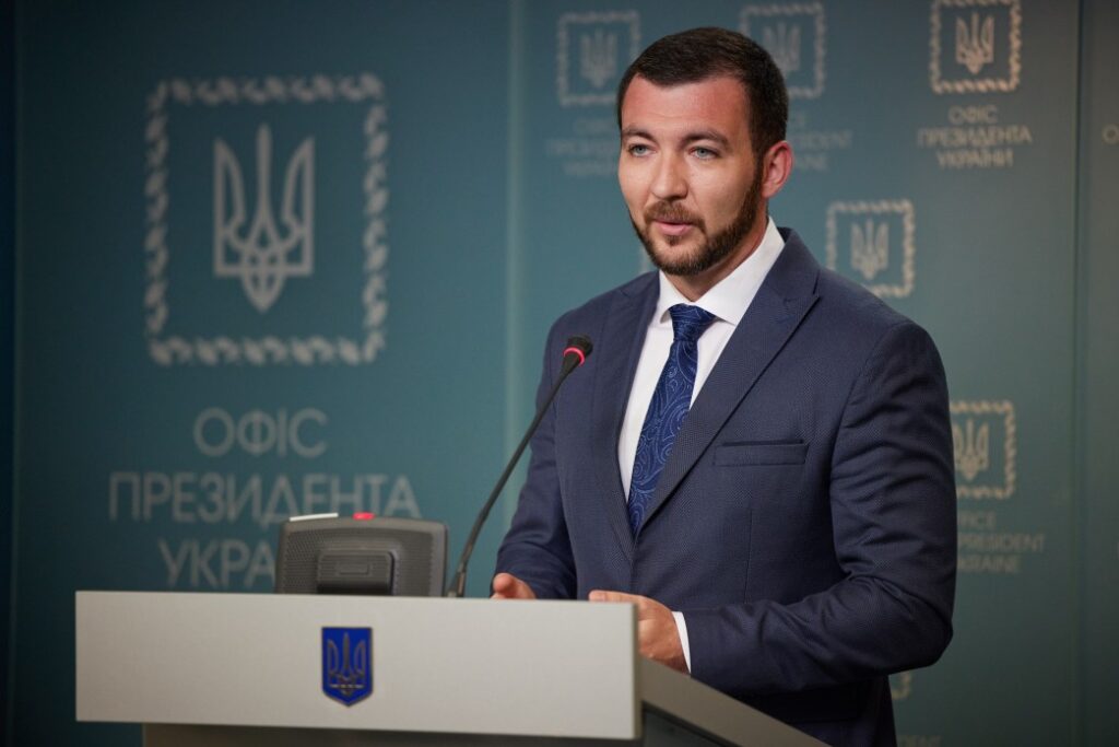 У Зеленского составляют списки «достойных» и «не достойных»: спикер президента не смог объяснить, почему на пресс-марафон не пустили «Прямой»