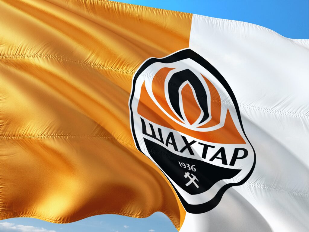 У Києві почали роздавати квитки на футбол тим, хто вакцинується проти COVID-19: де і як їх отримати