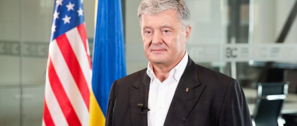 Петр Порошенко возглавил «Народный рейтинг 100 современников, которые изменили Украину»
