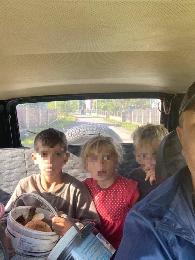 На Закарпатье нашли четверых детей, заблудившихся в лесу