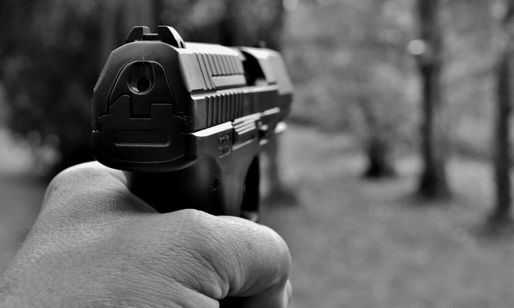 Напідпитку і з гранатою: російський найманець в ОРДЛО вбив сімох “товаришів по чарці”