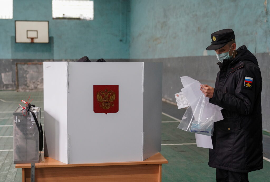 Вибори у Держдуму-2021: як відреагувала світова преса та примус до голосування мешканців ОРДЛО