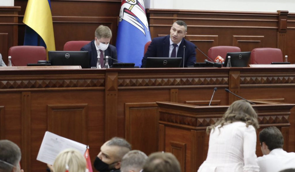 Уряд повинен зафіксувати ціну газу для бюджетних установ та зберегти їх для населення на рівні минулого опалювального сезону – Кличко