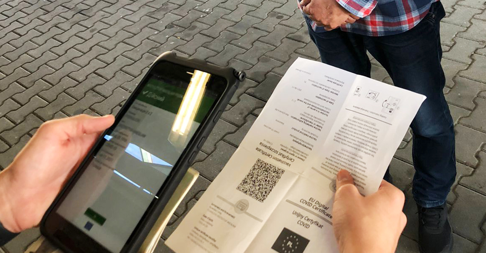 Відповідальність за підробку COVID-сертифікатів: МОЗ вимагає звільнити 15 головлікарів