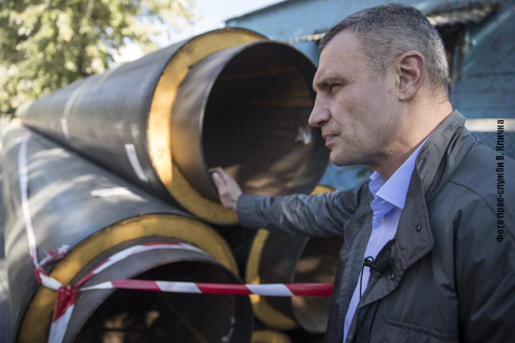 За останні три роки у Києві замінили понад 340 кілометрів аварійних трубопроводів — Кличко