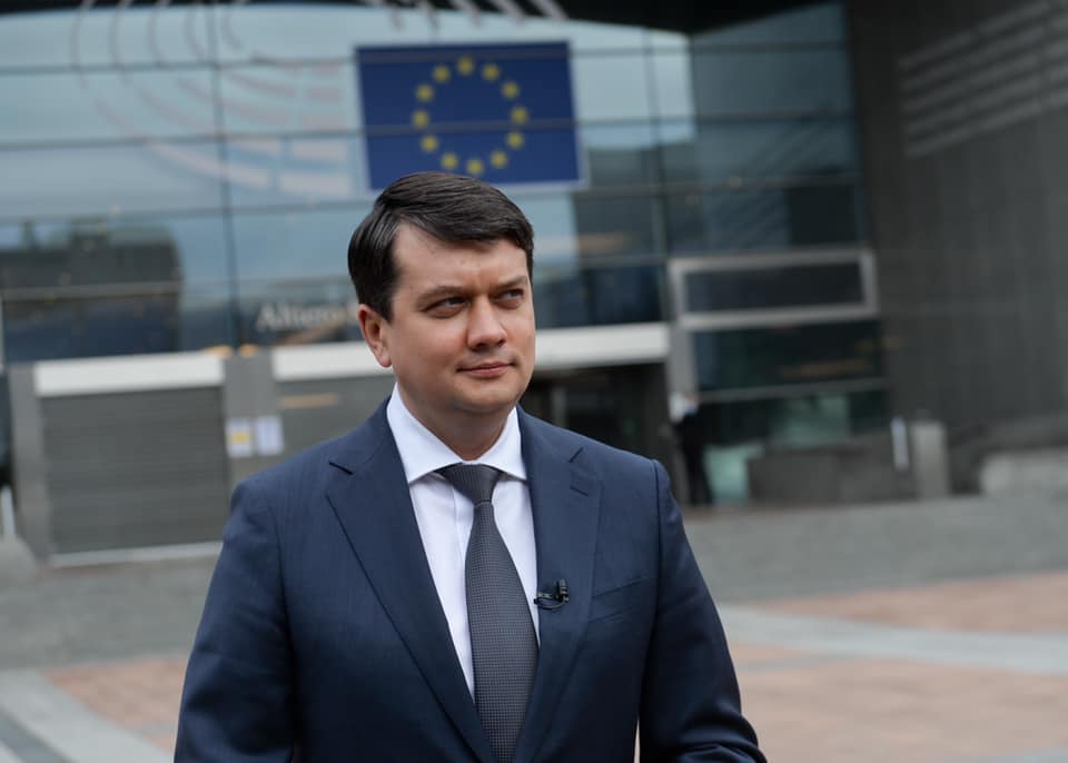 Скандальне звільнення Разумкова з посади спікера Верховної Ради: як відреагували на Заході