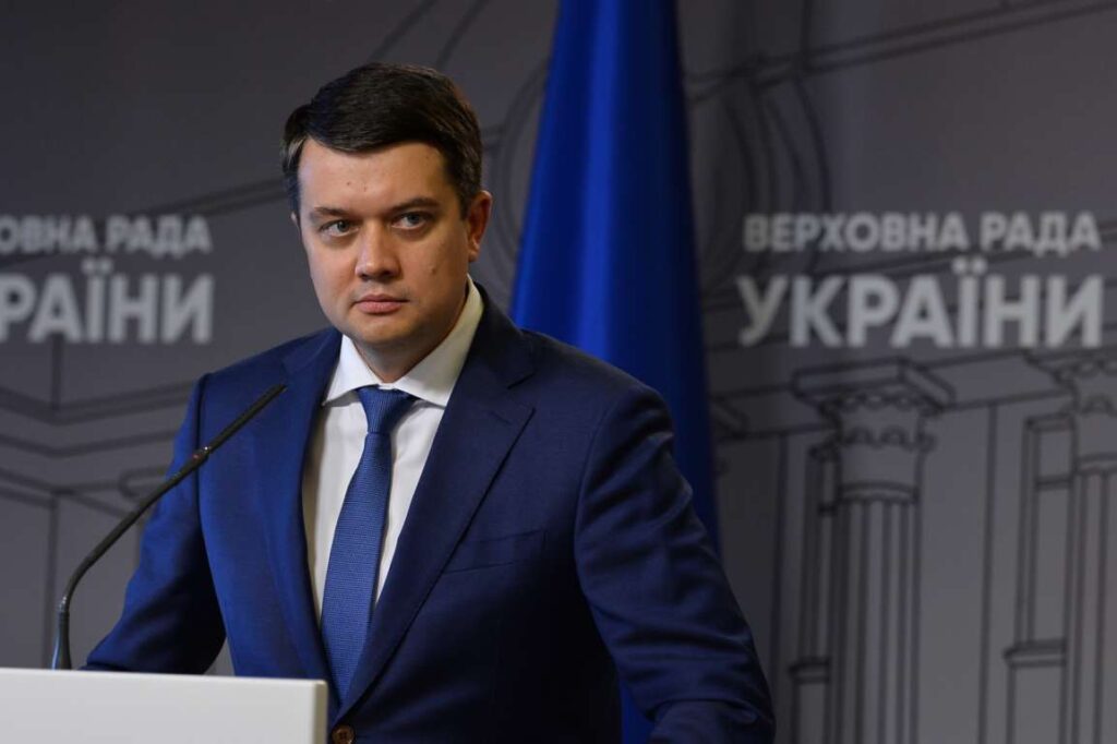 Разумков пообещал пойти в суд в случае попытки его лишить мандата народного депутата