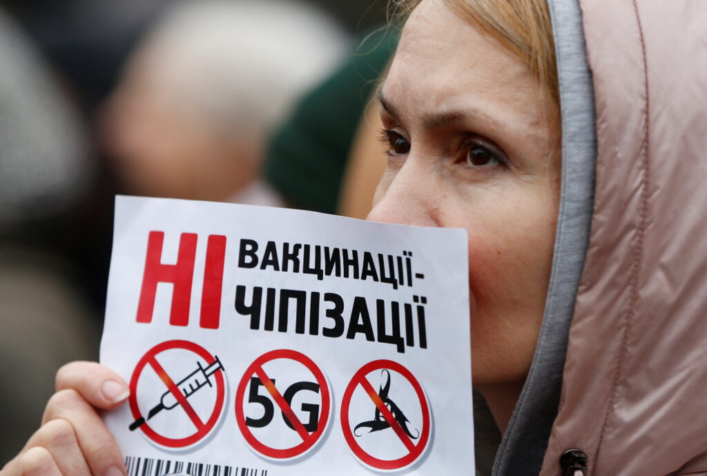 Поширення російських наративів: у США розкритикували мітинги антивакцинаторів в Україні і Молдові