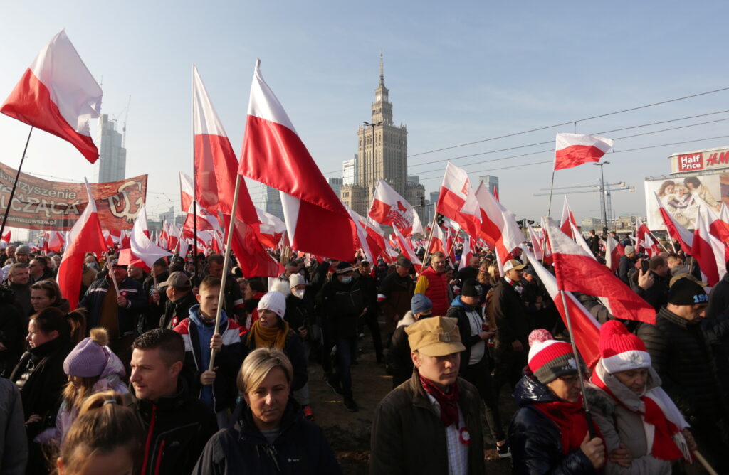Багатотисячний марш у Варшаві: у Польщі святкують 103-тю річницю незалежності